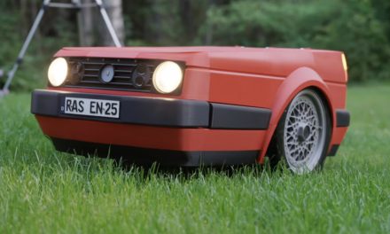 Golf II GTI: Αυτόνομη ρομπότ‑χλοοκοπτική με 3D αμάξωμα — η VW το προσέχει