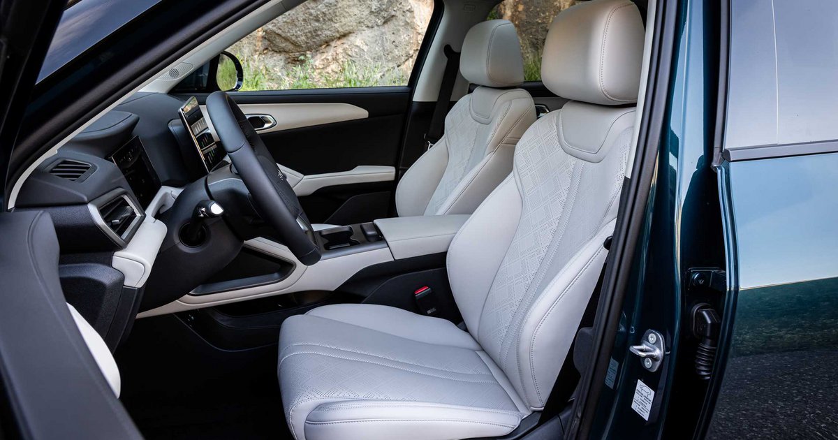BYD ATTO 2 DM‑i: πρώτο PHEV σε πωλήσεις στην Ελλάδα τον Αύγουστο — 1,8 l/100 km
