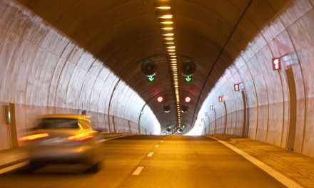 Σήραγγα Αρτεμισίου: Από 28/9 έως 2/10 contraflow — μία λωρίδα ανά ρεύμα