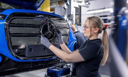 Mercedes‑Benz: Εξετάζει κλείσιμο εργοστασίων παραγωγής στη Γερμανία